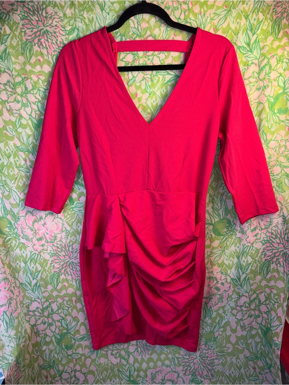 VENUS Women's Fuchsia V-Neck Ruffle Sheath Dress size Small NWOT